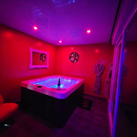 Bulles De Plaisir Hotell Saint-Maurice-l'Exil Exteriör bild
